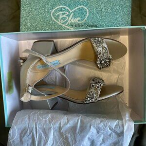 NWB, Blue by Betsey Johnson Women's Mel Heeled Sandal, Silver,
